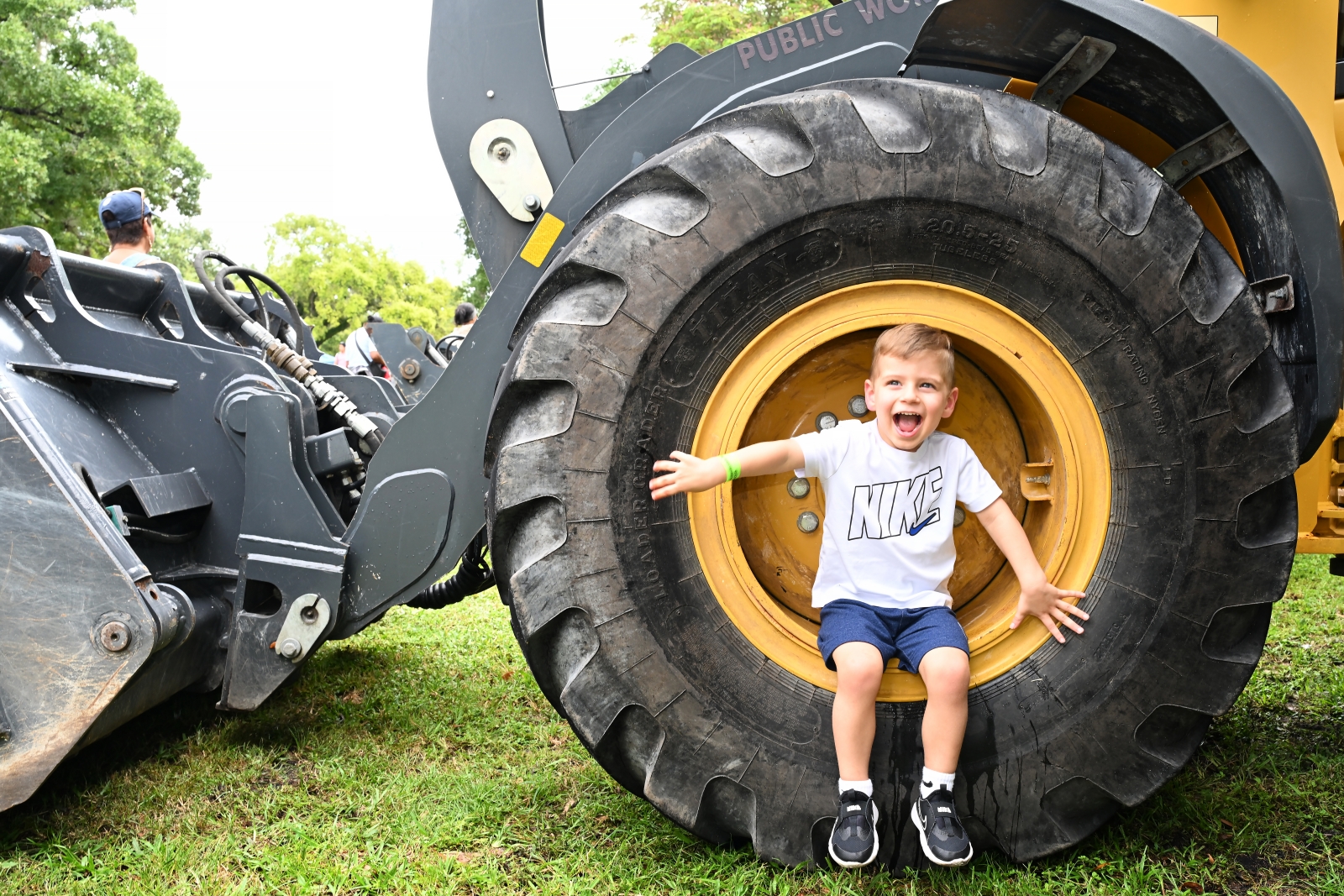 Big Toy and Truck 100524 (1)